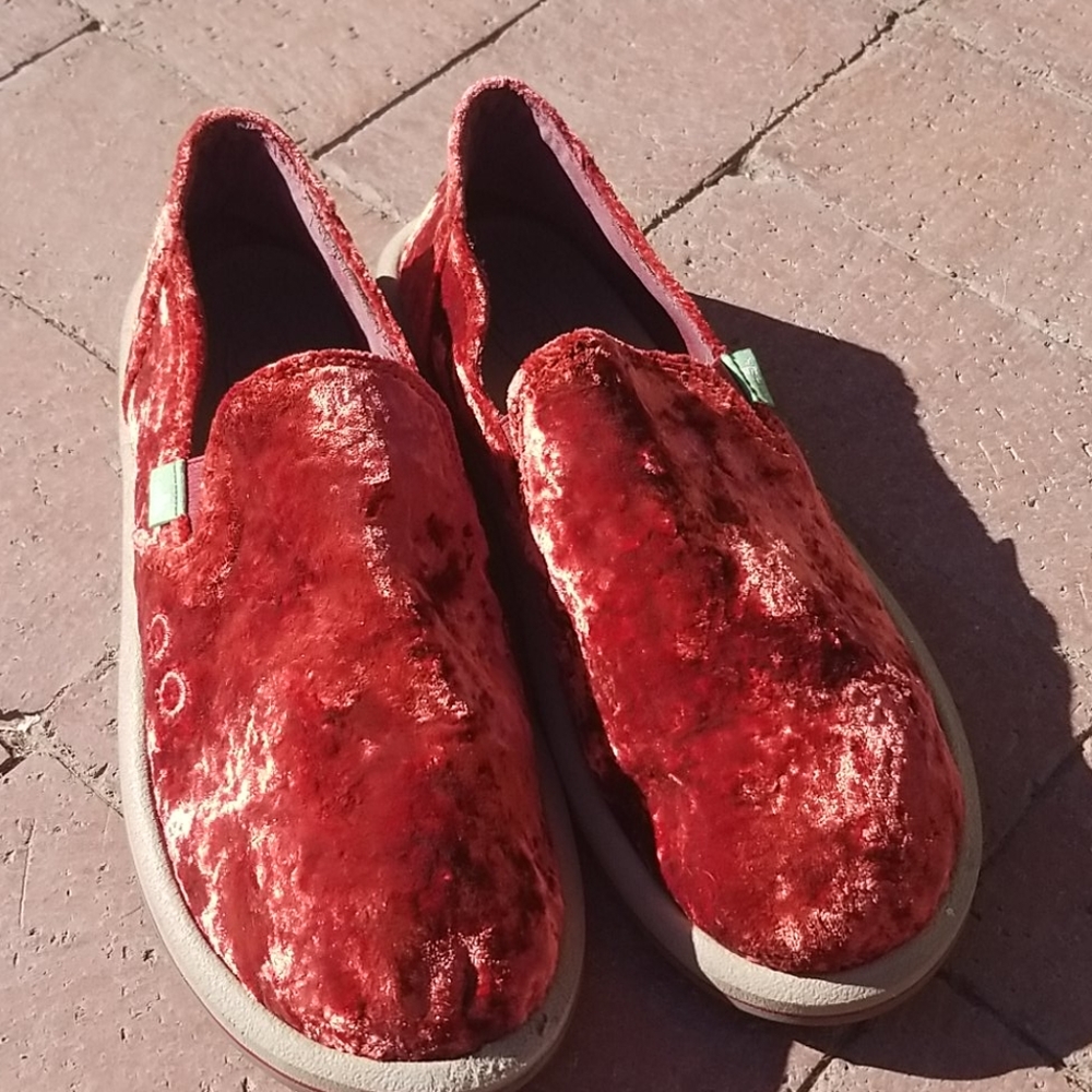 🍒Crushed red velvet Donna Cruz🍒